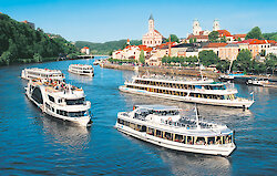 Schiffe auf der Donau